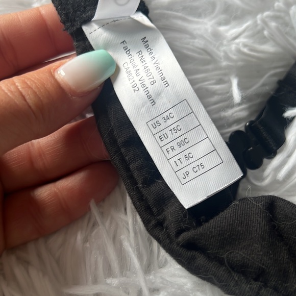 Black lace bra - Picture 3 of 3